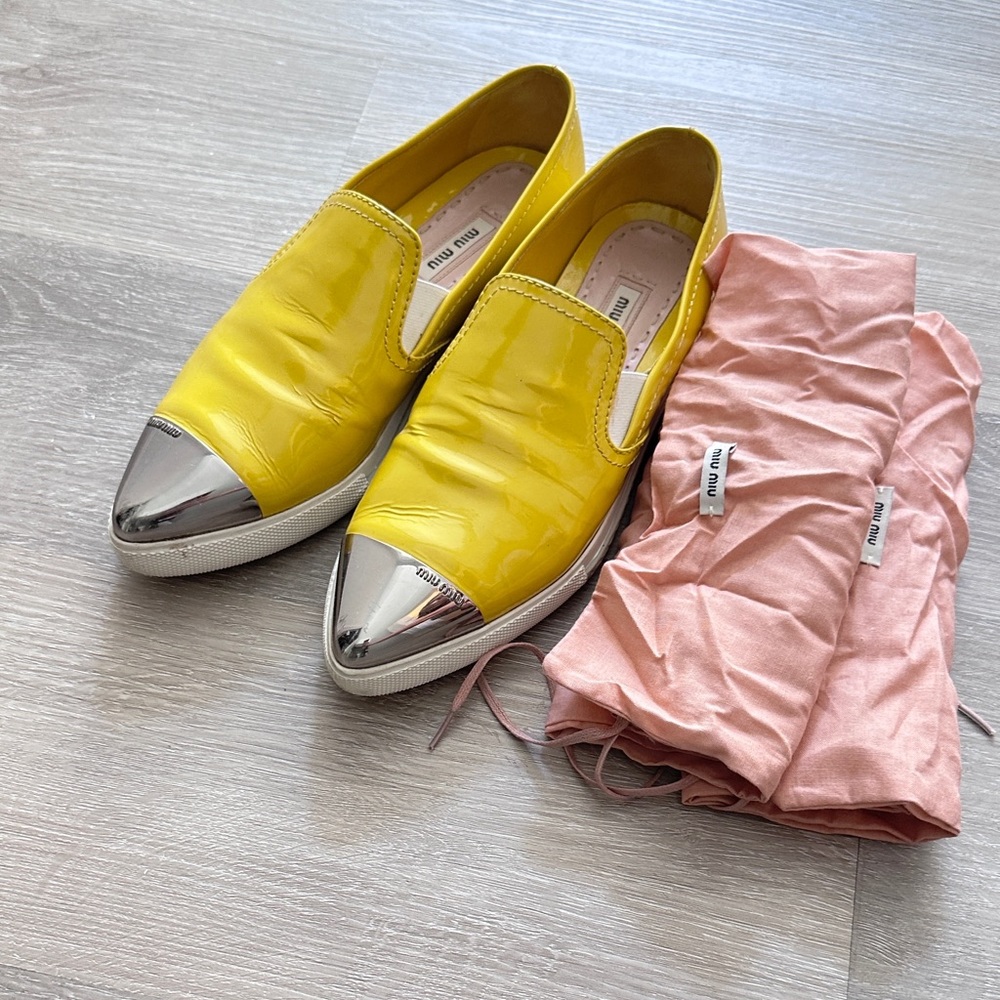 Miu Miu patent leather flats yellow sz 5